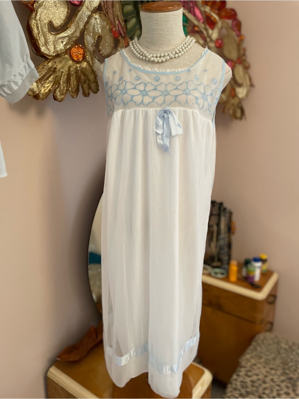 White Double Nylon Chiffon Nightgown Sleeveless Floral Embroidered Blue Ribbon - Picture 2 of 2